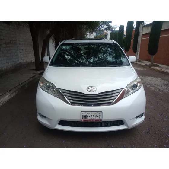 Toyota Sienna 3.5 Le V6/ At