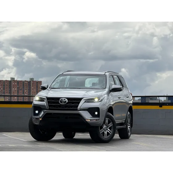 Toyota Fortuner 2.8 Diesel Sr 4x2 At