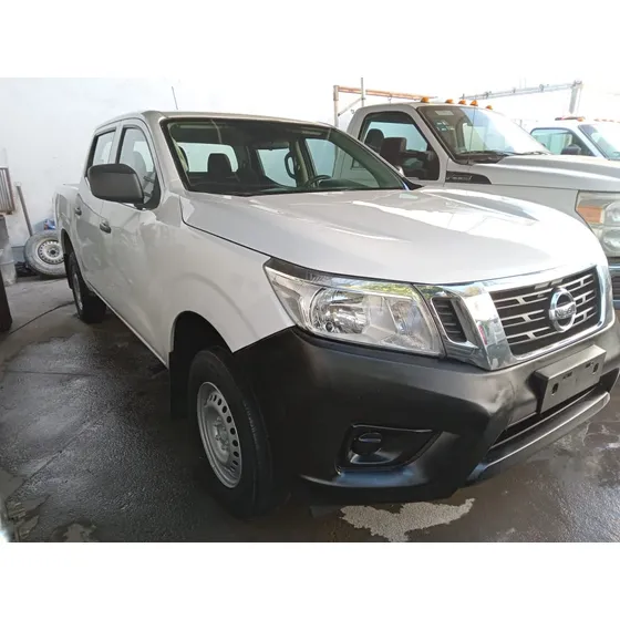 Nissan Np300 Doble Cabina