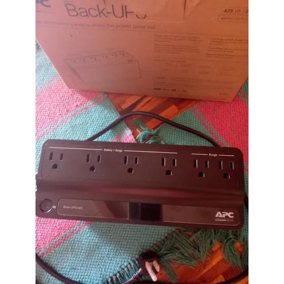 Protector De Equipos Electrónicos Apc Nuevo Back-ups De 425