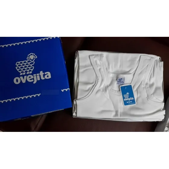 Camiseta Clásica Ovejita Blanca En Talla 6 Y 10. En 8 Vrds. 