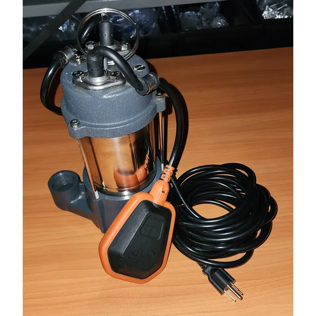 Bomba Sumergible 1/2 Hp Leo Para Tanque Aguas Limpias Usada