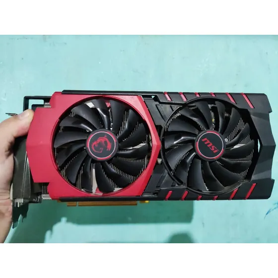 Tarjeta De Video Radeon R9 390 8 Gb Msi Usada 