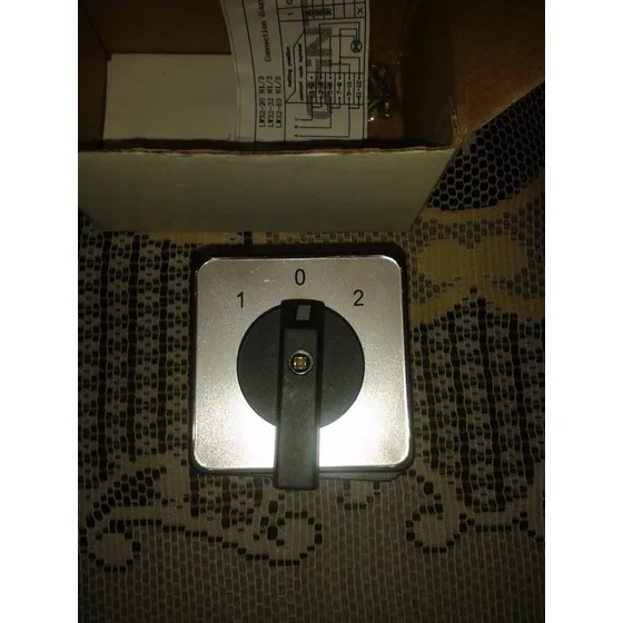 Conmutador 32 Amp Inversor De Giro 1-0-2, Nuevo.