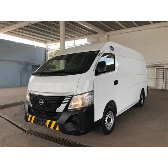 Nissan Urvan 2.5 Panel Amplia Aa Mt