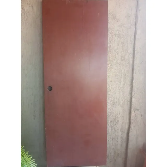 Puerta De Madera Entamborada Usada