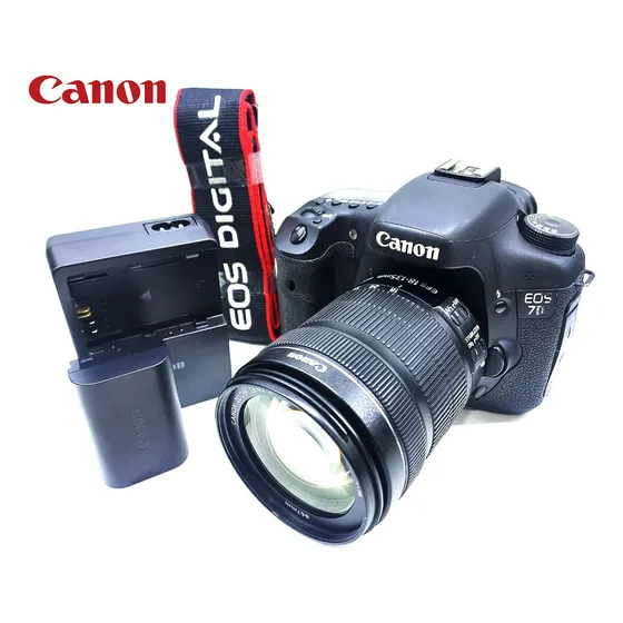 Canon Eos 7d 18mp C/ Lente 18-135mm Is Stm - 3.316 Clicks