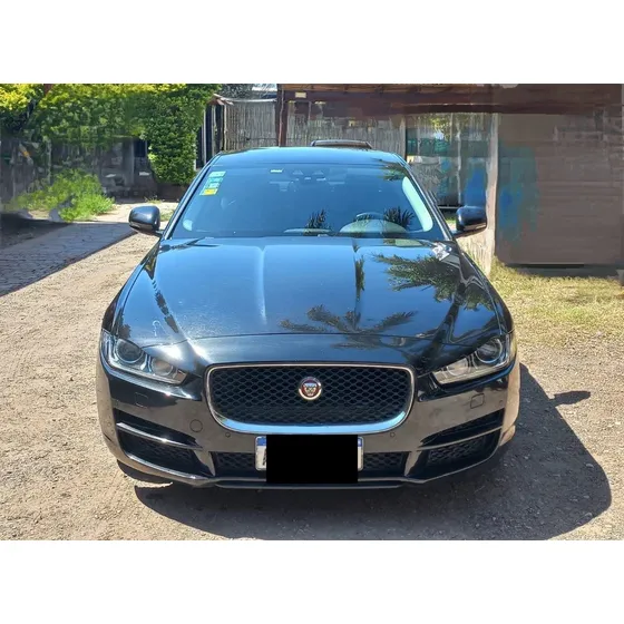 Jaguar Xe 2.0 Se 240cv