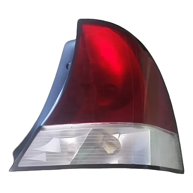 Stop Ford Laser Derecho 00-15 Restaurado Con Pantalla Nueva