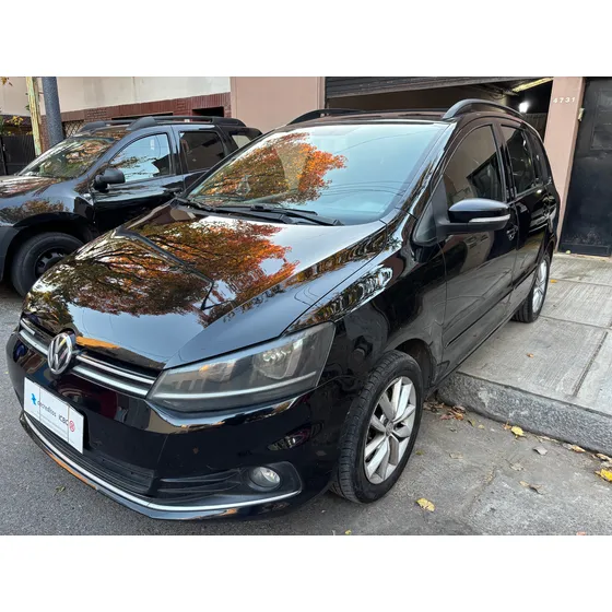 Volkswagen Suran 1.6 Highline 101cv