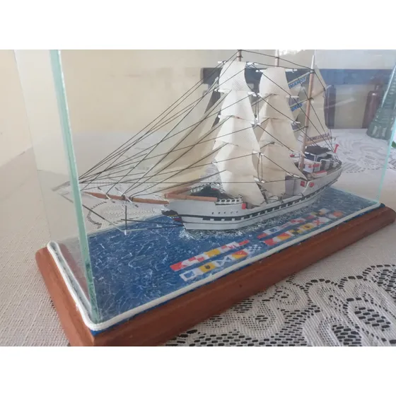 Maqueta Del Buque Escuela Simón Bolivar 