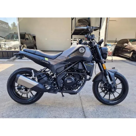 Benelli Leoncino 250