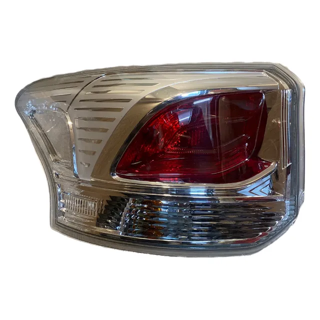 Faro Posterior Lh Mitsubishi Outlander 2015 8330b101