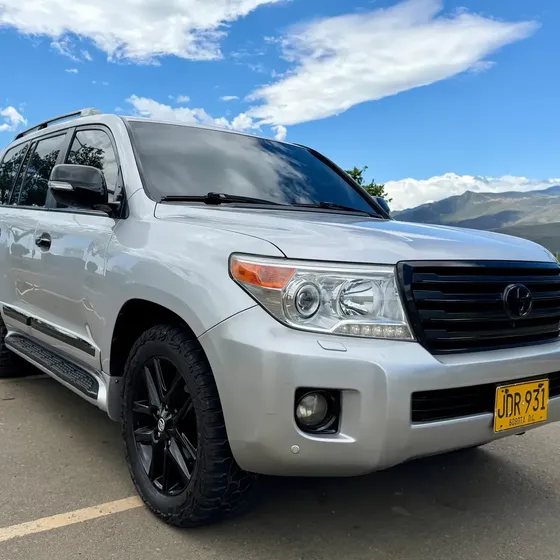 Toyota Land Cruiser 2015 4.5 Imperial Lc200 Diésel Blindaje 2