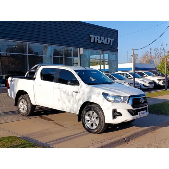 Toyota Hilux Pick-up 2.8 Cd Sr 177cv 4x4