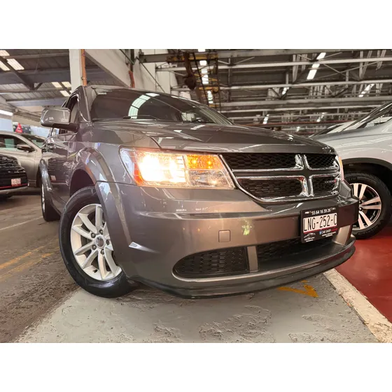Dodge Journey 2.4 Sxt 5 Pasajeros Plus Mt