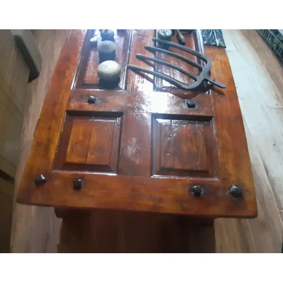 Mesa De Centro De Madera, Puerta Reciclada Y Hierro