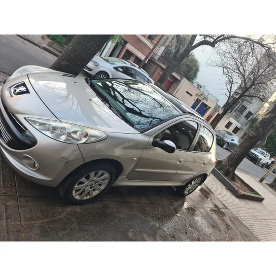 Peugeot 207 1.6 Xt