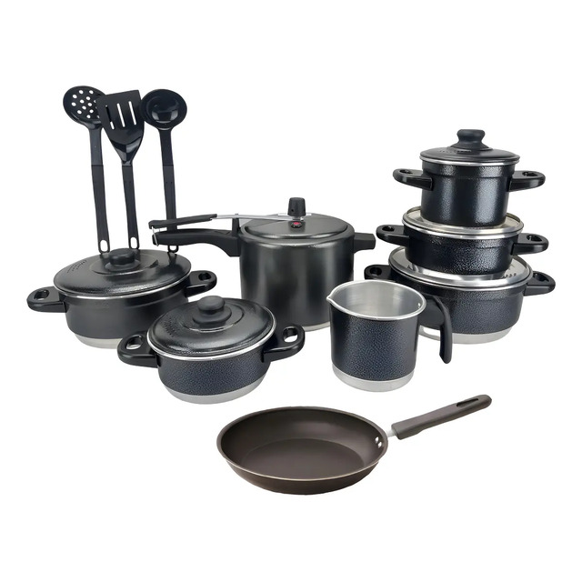 Jogo de panelas de 12 peças na cor preto craqueado, incluindo panelas, caçarolas, panela de pressão, leiteira, frigideira e utensílios de cozinha dispostos sobre fundo branco.