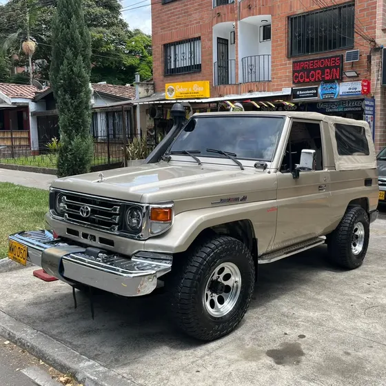 Toyota Land Cruiser 2000 4.5 Fzj73