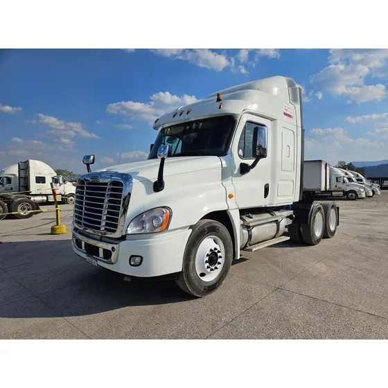 Cascadia Modelo 2017 Dd15 Manual De 18 Mancuernas De 46,000 
