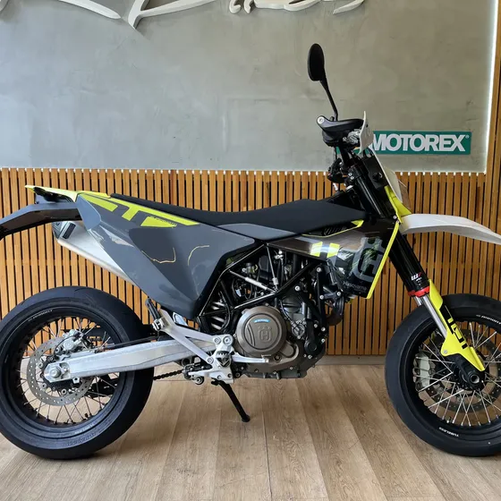 Husqvarna 701 Supermoto