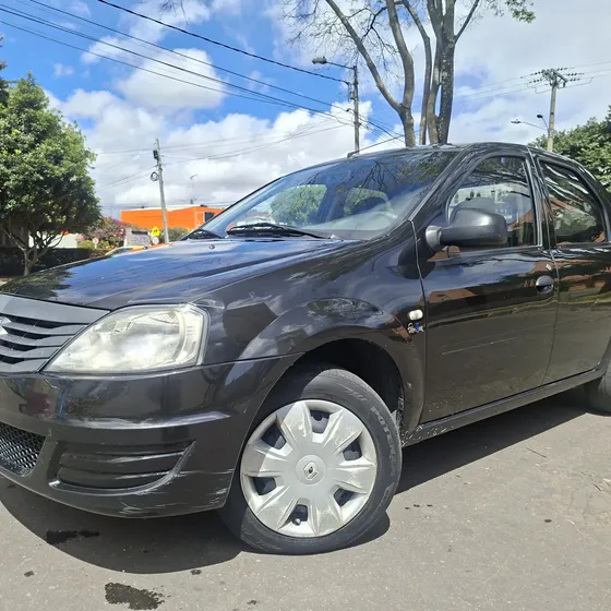 Renault Logan 2013 1.4 Entry Familier Sa