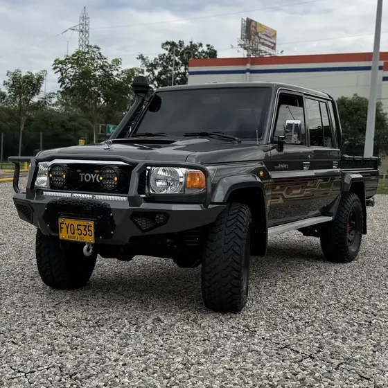 Toyota Land Cruiser 79 2018 4.0 79