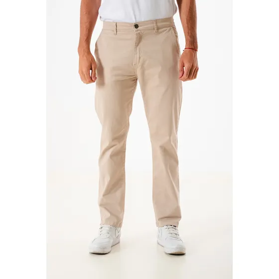 Pantalón District Chino The Wall Gabardina Semi Elastizada