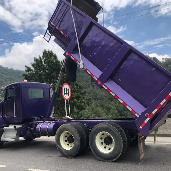 Volqueta  Marca Kenworth T800 6x4 En Perfecto Estado.