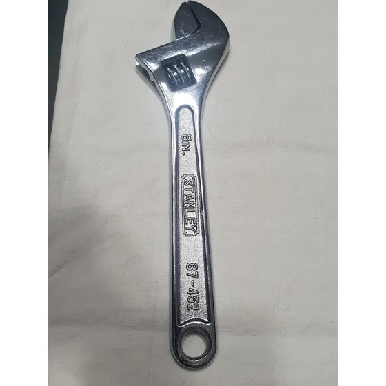 Llave Ajustable, Marca Stanley, Largo 8 .