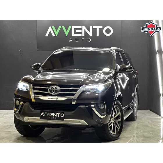 Toyota Hilux Sw4 2.8 Srx 4x4 7 Lugares 16v Turbo Intercooler Diesel 4p Automático