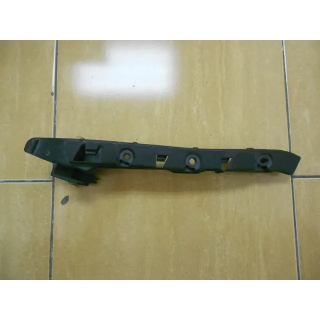 Base De Parachoque Delantero Derecho Original Audi A3