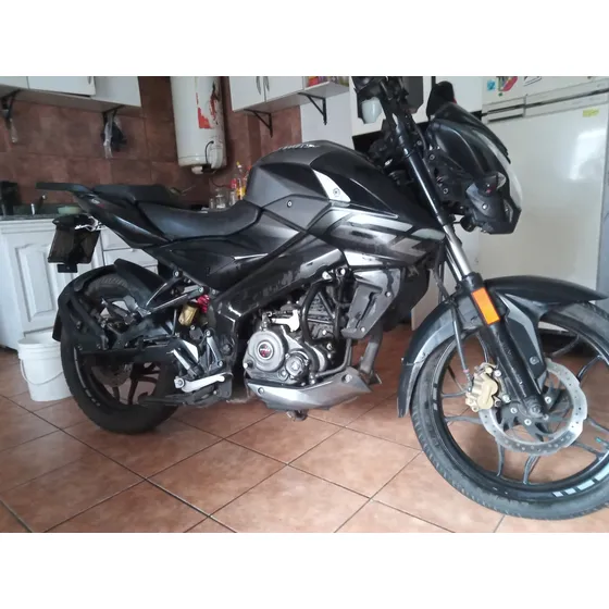 Moto Baja Rouser Ns160