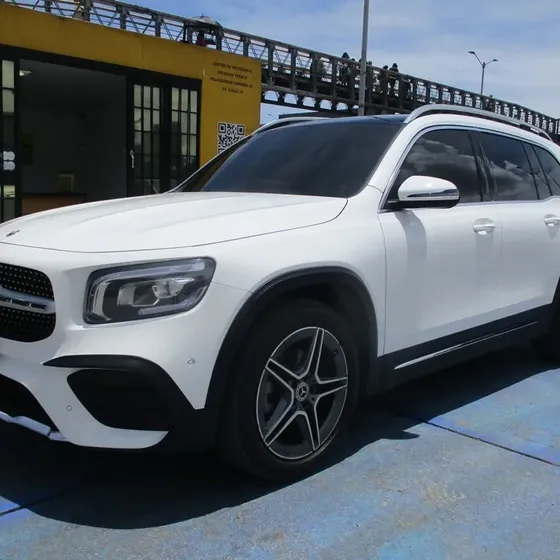 Mercedes-Benz Clase Glb 2022 200 4x2 1300cc Amg Line At Aa