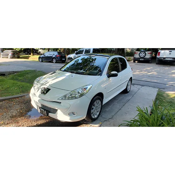 Peugeot 207 1.6 Feline 106cv