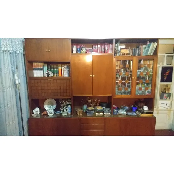 Modular En Cedro Con Cristalero