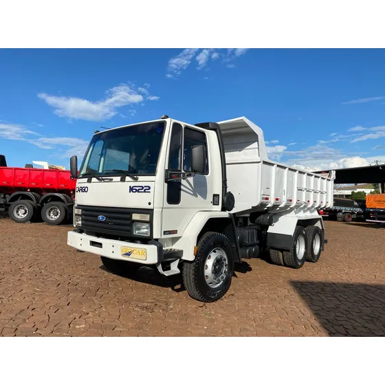 Cargo 1622 6x2 Basculante