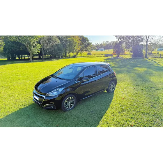 Peugeot 208 1.6 Feline