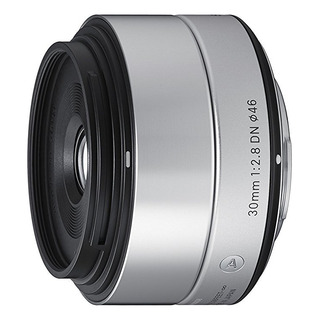 Lente Sigma Art 30mm F2.8 Dn Plata Micro Cuatro Tercios Lente Sigma Art 30mm F2.8 Dn Plata Micro Cuatro Tercios