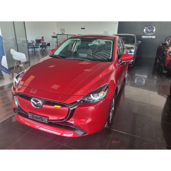 Mazda 2 Sedan Touring Automatico