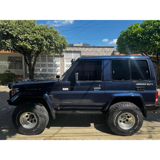Toyota Land Cruiser 4.5 Fzj70