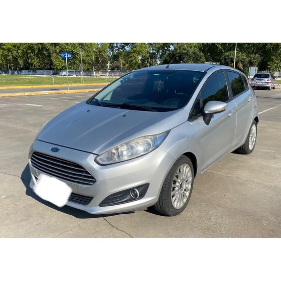 Ford Fiesta Kinetic Design 1.6 Sedan Se Plus