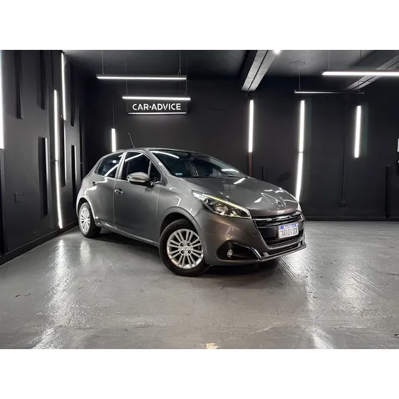 Peugeot 208 1.6 Allure Nav Tiptronic 5p L15