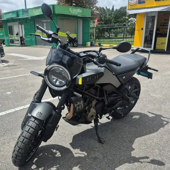 Husqvarna Svartpilen 401