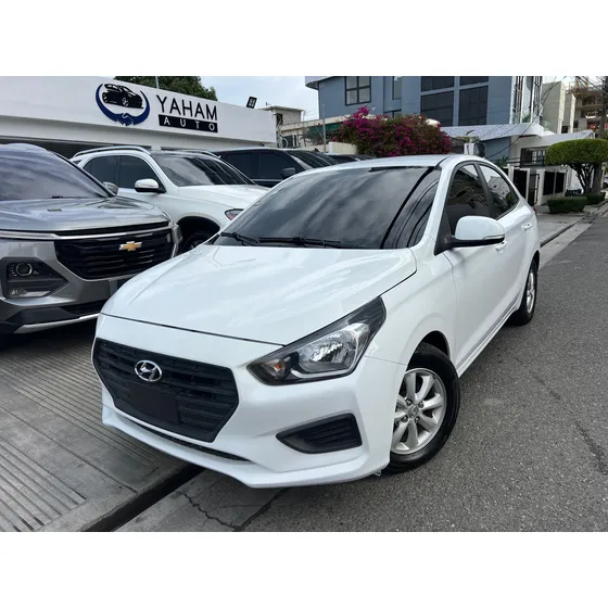 Hyundai Verna Magna Motors