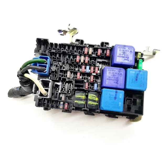 Caja De Fusibles Carroceria Interior Sentra Sr 2.0 Std 20-22