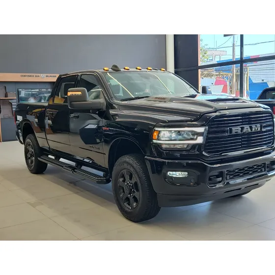 Ram Ram 3500 6.7 Laramie Night Edition Cab. Dupla 4x4 Aut. 4p