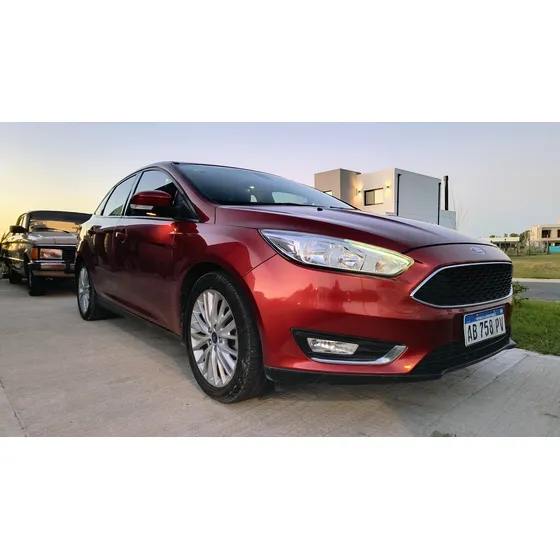 Ford Focus Iii 2.0 Sedan Se Plus Mt