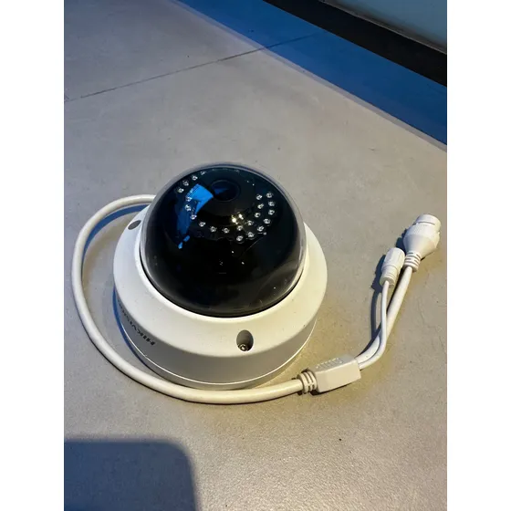 Camara Minidomo Hikvision Ip 2mpx 1080p Ds-2cd2142fwd